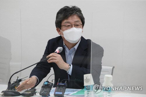 국민의힘 유승민 전 의원이 8일 서울 마포구 현대빌딩에서 열린 '더 좋은 세상으로(마포포럼)' 세미나에서 발언하고 있다. [국회사진기자단]